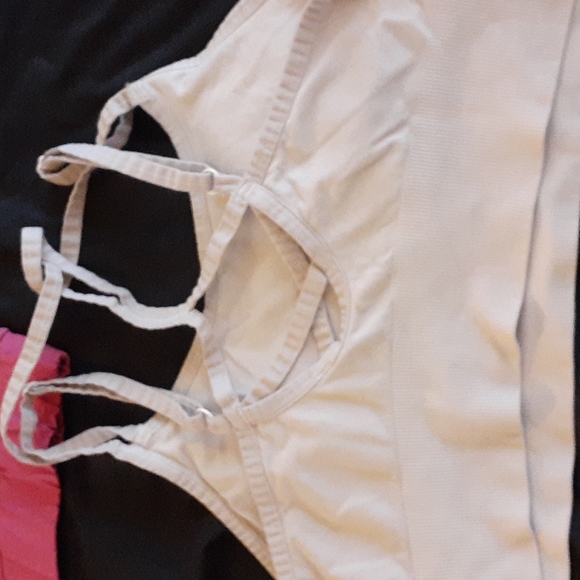 🔥B2G1Free🔥Set of 3 sports bra - Picture 7 of 9